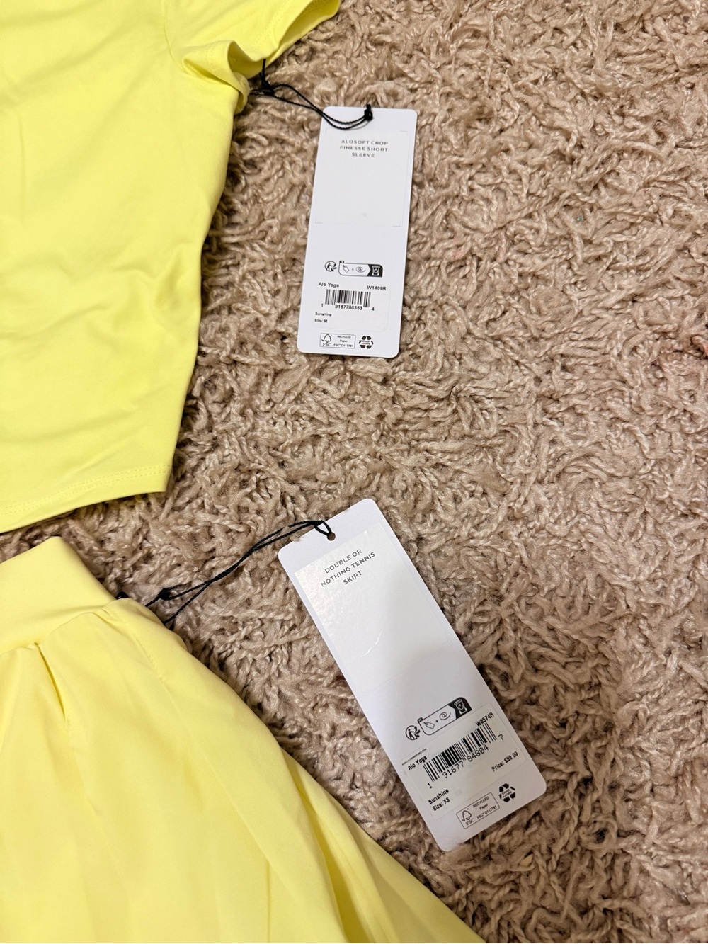 Alo Yoga Set - Double Or Nothing Tennis Skirt XS & Crop Finesse Short Sleeve M - Picture 4 of 7